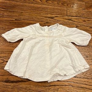 RALPH LAUREN WHITE LACE BUTTON BACK BLOUSE - SIZE 12M